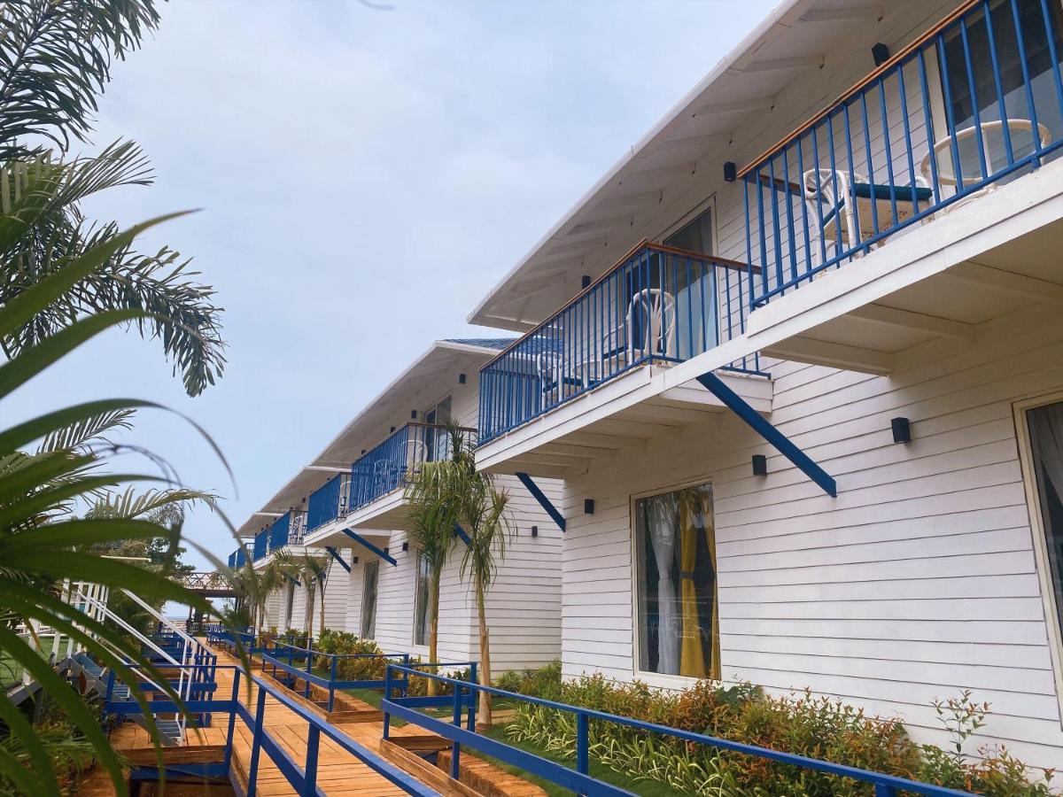 Sandbanks Villas, Morjim