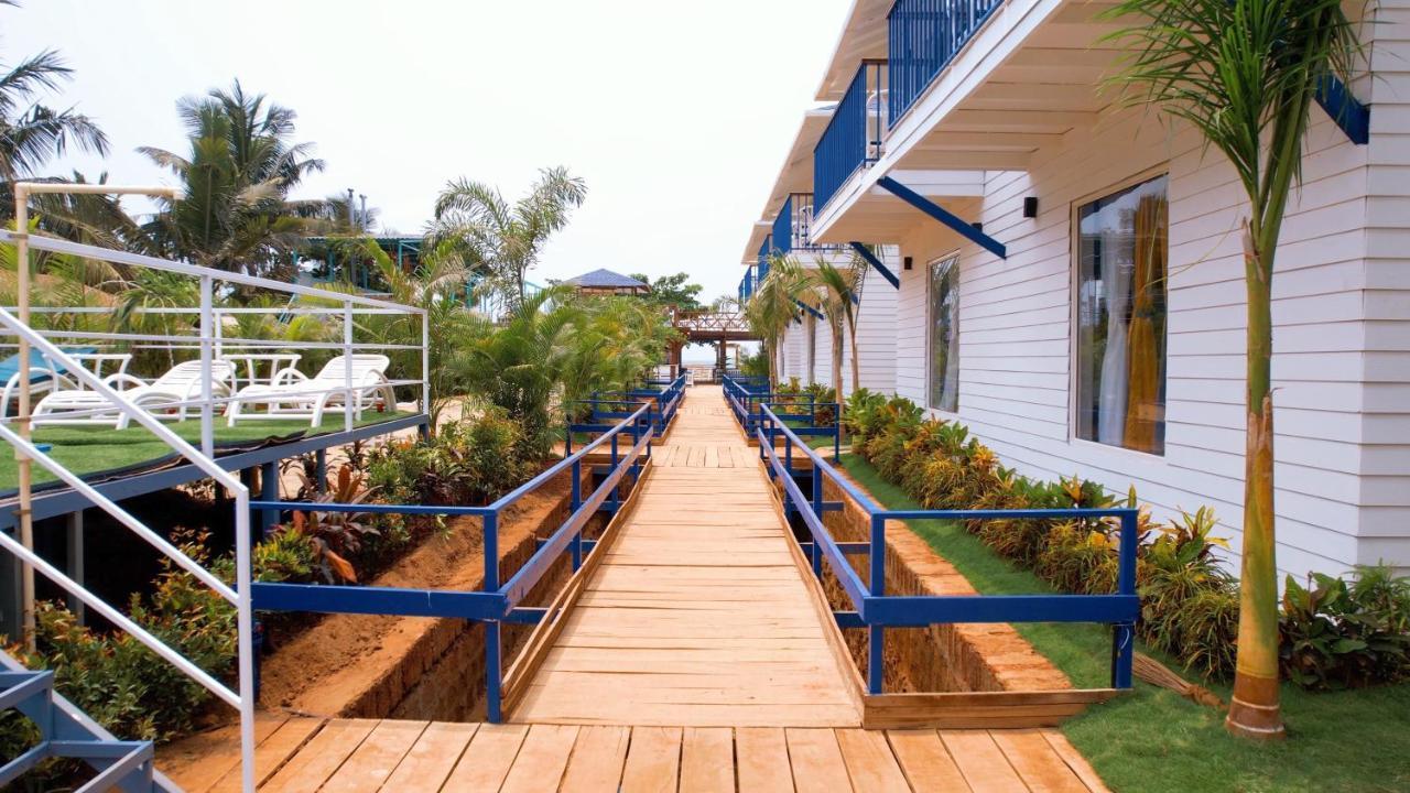 Sandbanks Villas, Morjim